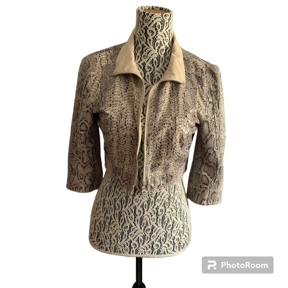 Blacky Dress Berlin Faux Snakeskin Cropped Blazer - Picture 3 of 15